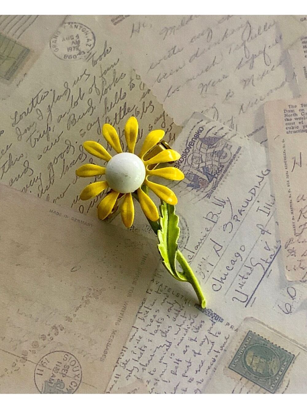 Vintage Bright Yellow Daisy Flower Pin Brooch in Great Condition Cheerful Floral